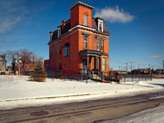 Detroit / Red House